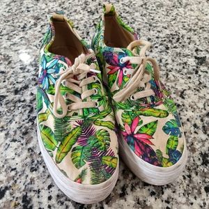 Divided canvas sneakers
